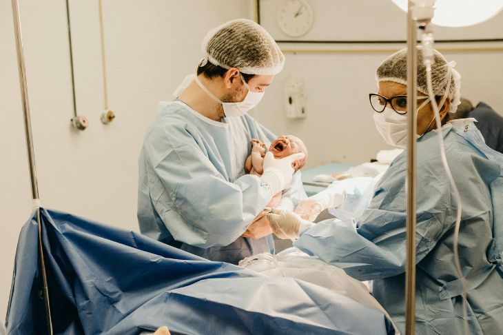 Como processar hospital por violência obstétrica: entenda seus direitos e os próximos passos - Martinhago Advocacia | Advogados Especialistas em Defesa dos Seus Direitos